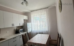 2-��������� �������� � 76.7 �² � 2/13 ����, ��������� 131 � ���������� ���� 3