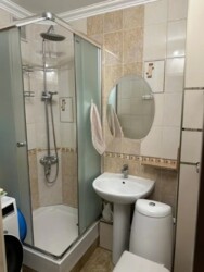 2-��������� �������� � 41.7 �² � 4/5 ����, ��� �������� 276/1 � ��. �������� ���� 6