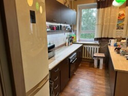 3-��������� �������� � 65 �² � 4/5 ����, ��� �������-2, ����������� 40/1 ���� 7