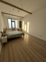 2-��������� �������� � 52.5 �² � 11/13 ����, ��������� 1/3 ���� 6