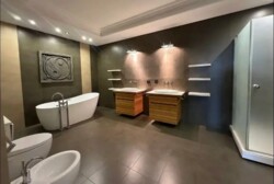 7-��������� �������� � 405 �² � 4/5 ����, ��� ��������� �����, �������� 69� ���� 2