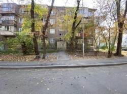 2-��������� �������� � 44 �² � 1/4 ����, ��� �1 60 � �������� ����������� ���� 3