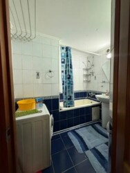 3-��������� �������� � 62.8 �² � 2/5 ����, ������ 117/127 � ���������� ���� 15