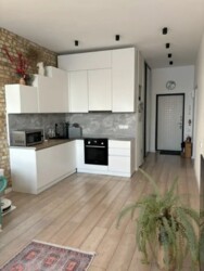 2-��������� �������� � 52.5 �² � 11/13 ����, ��������� 1/3 ���� 2