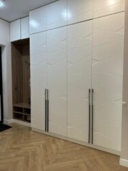 3-��������� �������� � 90 �² � 5/13 ����, ���������� 533 � ������� �� ���� 7