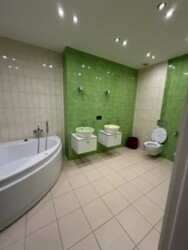 7-��������� �������� � 405 �² � 4/5 ����, ��� ��������� �����, �������� 69� ���� 33