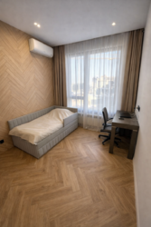 4-��������� �������� � 110 �² � 8/11 ����, ��������� 84/2 ���� 8