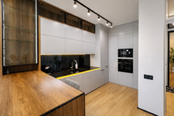 2-��������� �������� � 52 �² � 3/4 ����, ��� �����, ������� 24/1-24/10 � �������� ���� 3