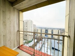 2-��������� �������� � 51.6 �² � 12/12 ����, ����������� � ��������� ���� 9