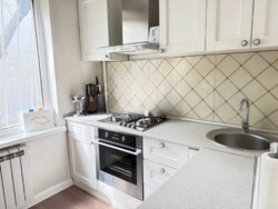 2-��������� �������� � 42 �² � 2/4 ����, ���������� 9 ���� 1