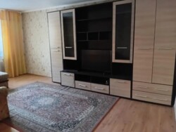 2-��������� �������� � 43.8 �² � 1/4 ����, ��� ������-2, ��������� 77 � � ���� 3