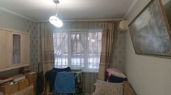 1-��������� �������� � 30.7 �² � 1/4 ����, ��� �1 � ����� �������� ���� 8