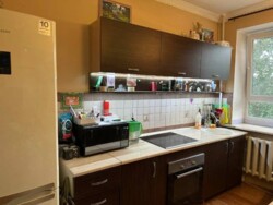 3-��������� �������� � 65 �² � 4/5 ����, ��� �������-2, ����������� 40/1 ���� 8