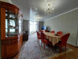 3-��������� �������� � 90 �² � 10/13 ����, ����������� � ���-������ ���� 2