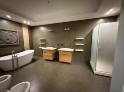 7-��������� �������� � 405 �² � 4/5 ����, ��� ��������� �����, �������� 69� ���� 28