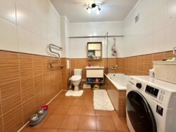 4-��������� �������� � 88 �² � 2/5 ����, �����-�������� 4 � ��� ������-���������� ���� 13