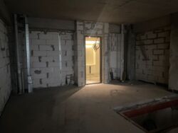 3-��������� �������� � 84 �² � 1/4 ����, ��� �����, ������� 24/1-24/10 ���� 12