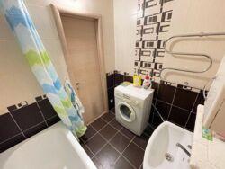 2-��������� �������� � 80 �² � 5/5 ����, ��� ������-2 111 ���� 10