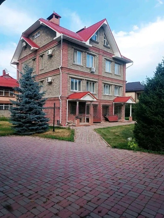 ��������� ��� � 7 ������ � 720 �² � 14 ���., ��� ���������, ������ ��� 57 � ��������� �������� �� Hayat Park ���� 1