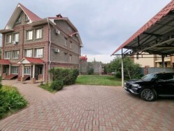 ��������� ��� � 7 ������ � 720 �² � 14 ���., ��� ���������, ������ ��� 57 � ��������� �������� �� Hayat Park ���� 7