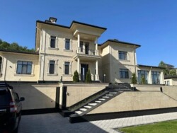 Продается дом Алматы, Медеуский р-н, 5-я улица, 24 фото 1 Продается дом Алматы, Медеуский р-н, 5-я улица, 24 фото 1